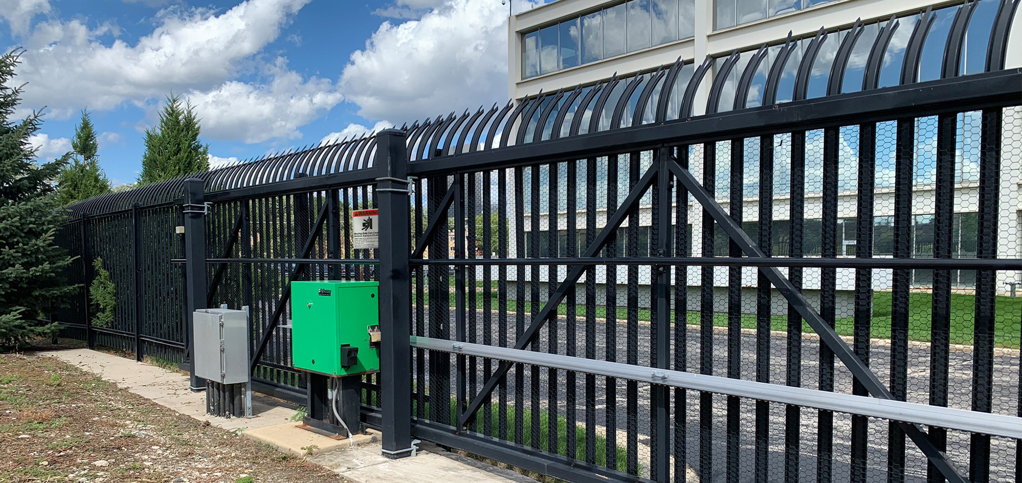 HySecurity HydraLift 20 UPS Vertical Lift Operator